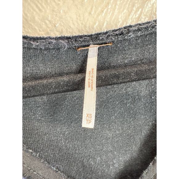 Free People Sweater Womens Blue Black Sequins Pullover V Neck Tunic Boho Size XS - Picture 4 of 5